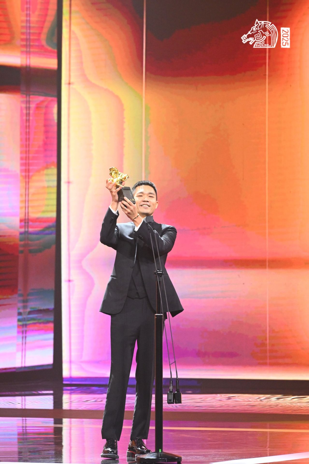 最佳導演李駿碩/《眾生相》。(圖/翻攝金馬獎臉書)