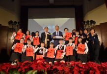 勵志中學感恩茶會 下定決心讓過去「打架的手」成為「助人的手」