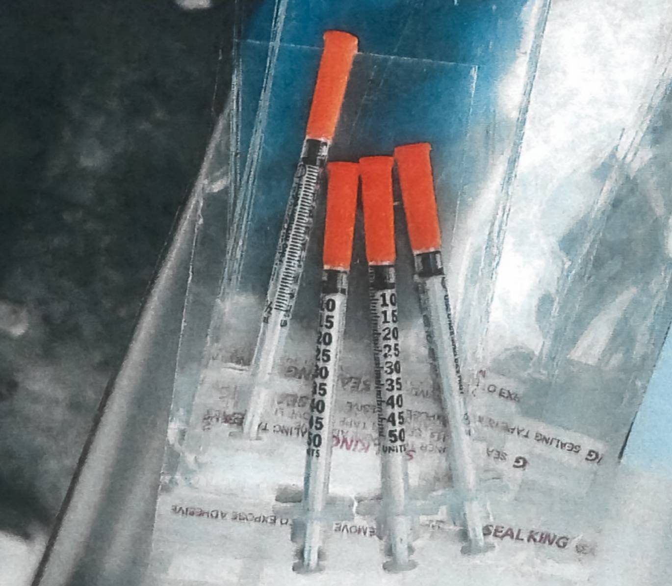 ▲犯嫌身上藏有毒品。(翻攝畫面) ▲犯嫌身上藏有毒品。(翻攝畫面)