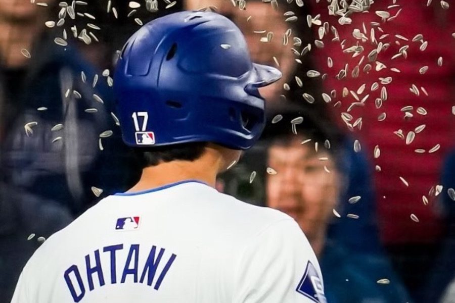 影/《MLB》大谷翔平終於在道奇炸裂 本季首轟隊友「撒瓜子」慶祝
