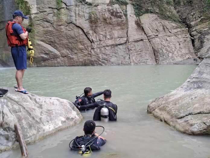 85934-590624455447321452283853-22615794286161440774760707-422215234333624