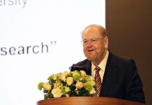 諾貝爾生醫學獎得主親臨輔大暢談AI 強調基礎研究的重要性