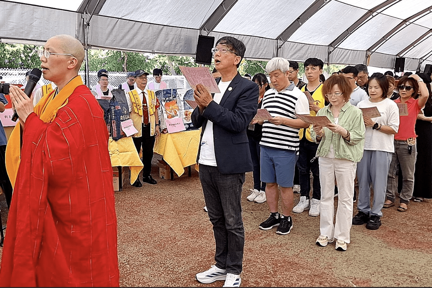 為毛寶貝祈福     新北動保處與佛光山金光明寺辦中元法會     超薦萬靈、莊嚴肅穆