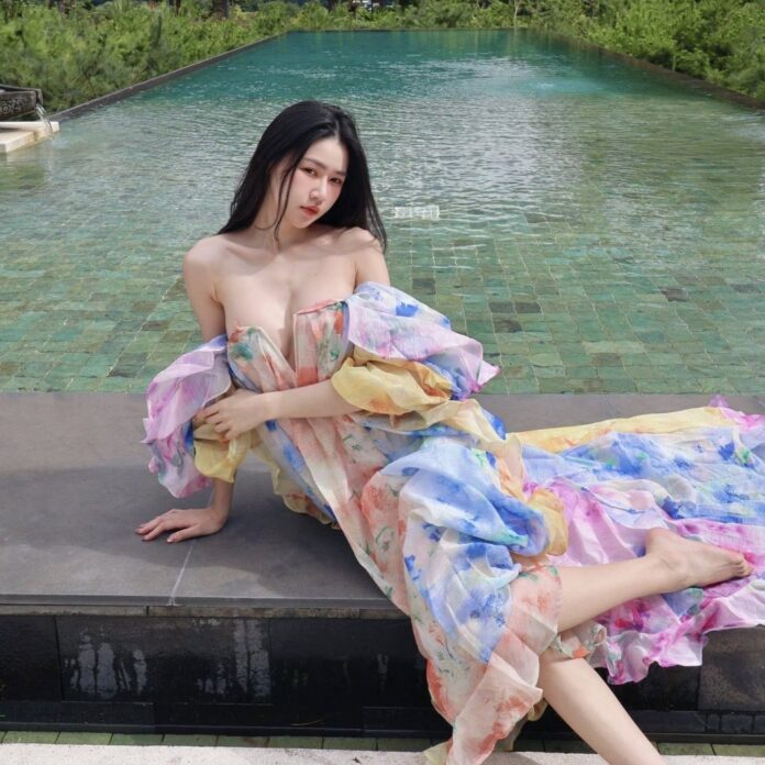 92735-043345582730785822608670365481330377493048572977034611227998568594