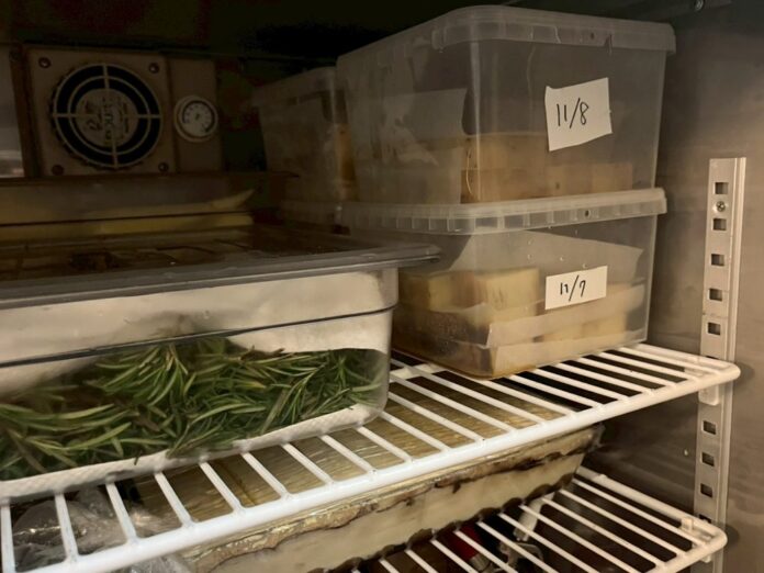 96643-165627116463860814443393503420490429179767882359978244358971043914