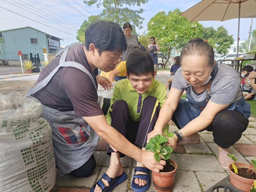 嘉義市率先全國推動久任補助與晉階機制　穩定專業人力提升身障服務品質