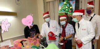 三總王智弘少將院長(左二)、台灣長照醫學會理事長(左三)劉伯恩醫師、國防醫學院團契（牙科主任）李曉屏醫師(左四)。(圖/三軍總醫院提供)