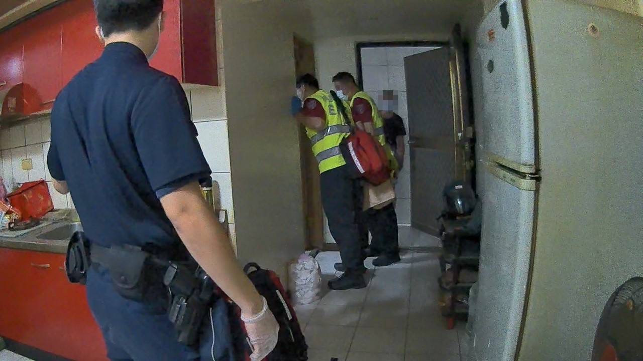 桃園61歲男失聯多日友報警 破門驚見倒臥浴室命危