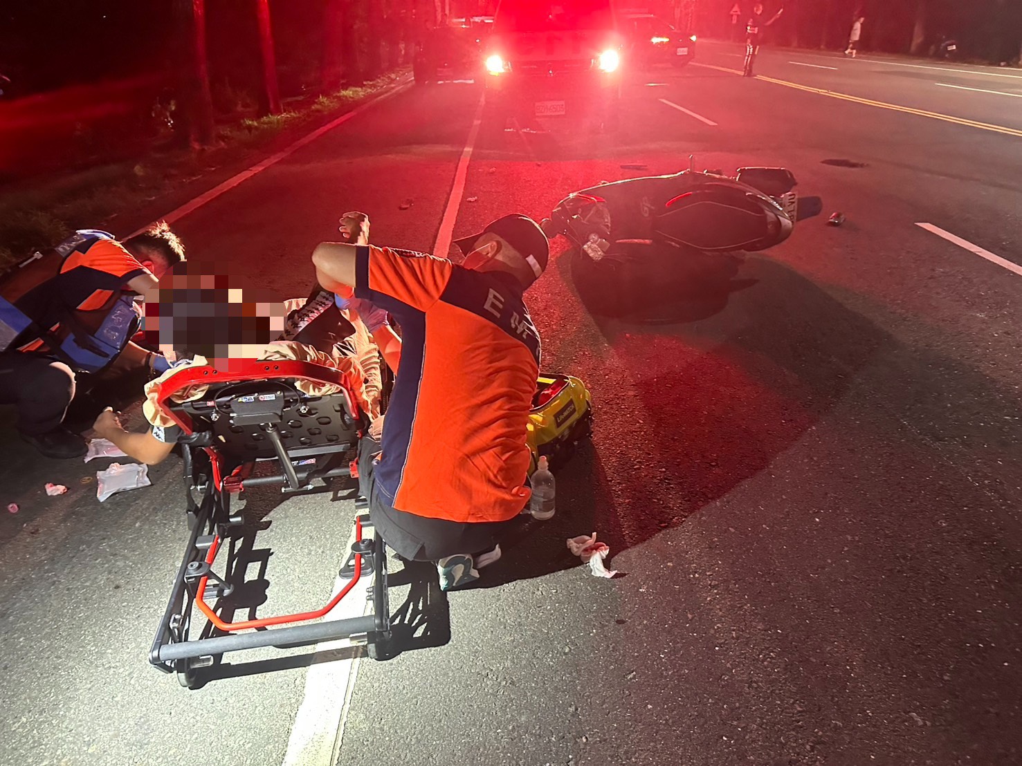 ▲現場多人受傷，消防局有出動多分隊到場協助（圖／記者王俊勝 翻攝）