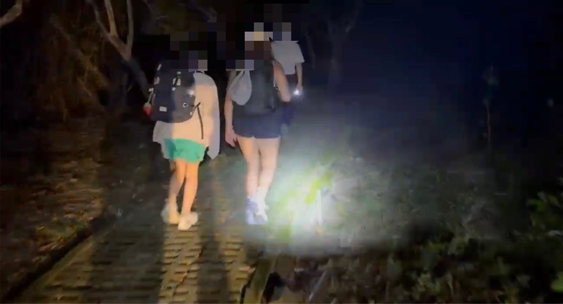 迷途社頂公園！2外籍女「找不到下山的路」急Call警消救援