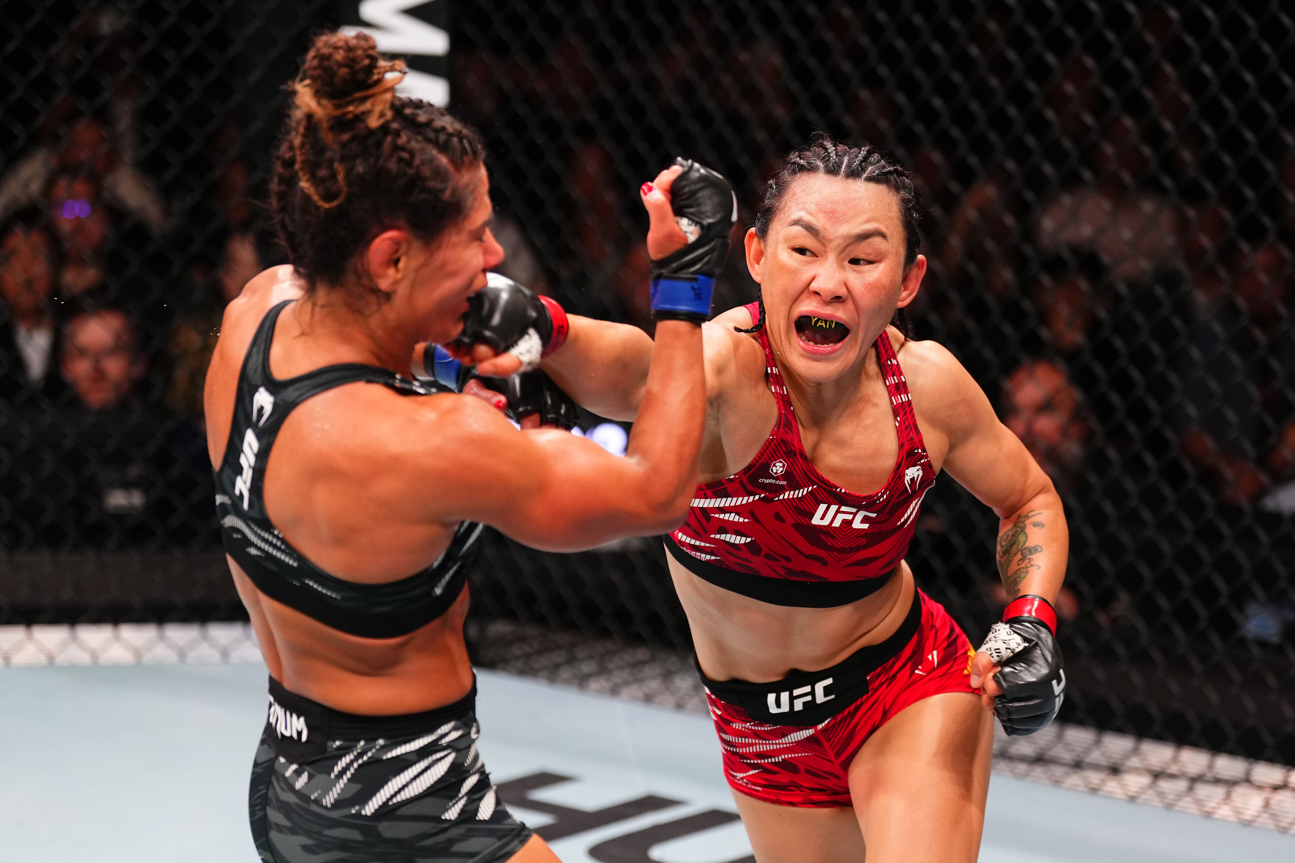 UFC是綜合格鬥的領頭推廣單位,而這項運動融合多種格鬥技,充滿貼身搏鬥。「澳門銀河」與UFC的開創性戰略夥伴關係,定將進一步激發對全球體育項目的渴求,並擴大澳門及周邊地區的綜合格鬥粉絲群。