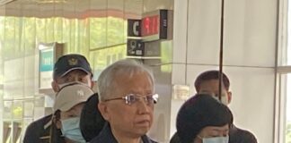 台中市捷運公司董事長林良泰因為捷運事故的「鼓掌」事件，向臺中市政府請辭獲准。(圖/記者林均和攝)