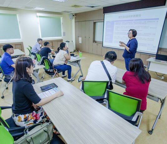 ▲嘉義縣政府陸續開辦海線及山線地方型SBIR計畫撰寫工作坊」，積極協助業者培養計畫書撰寫能力。（圖/嘉義縣政府提供）