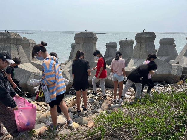 雲林縣府邀文光國小參與「海口造廢船」　體驗椬梧濕地生態之美