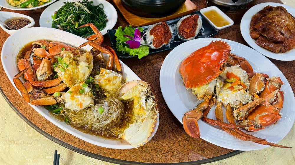 :台中大祥海鮮餐廳在秋天開始推出的螃蟹料理吸引老饕。(圖/記者林均和攝)