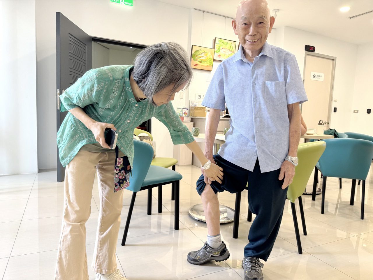 92高齡阿公白內障　信賴眼科施妙術　多焦水晶體煥新生　閱報不用放大鏡