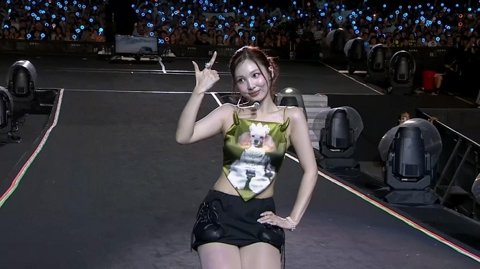 TWICE娜璉與全場粉絲合影。(圖/高雄啤酒節提供)