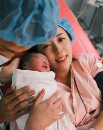 五熊迎來第一個小孩。（圖／翻攝五熊IG）