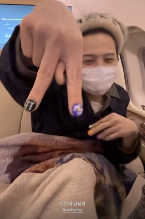 天王GD搭私人飛機深夜來台。（圖／翻攝8lo8lo8lowme IG）