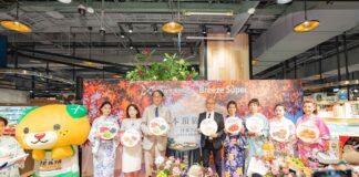 ▲日本台灣交流協會舉辦「日本頂級水果展」於微風超市盛大開幕。（圖／記者張辰卿攝影）