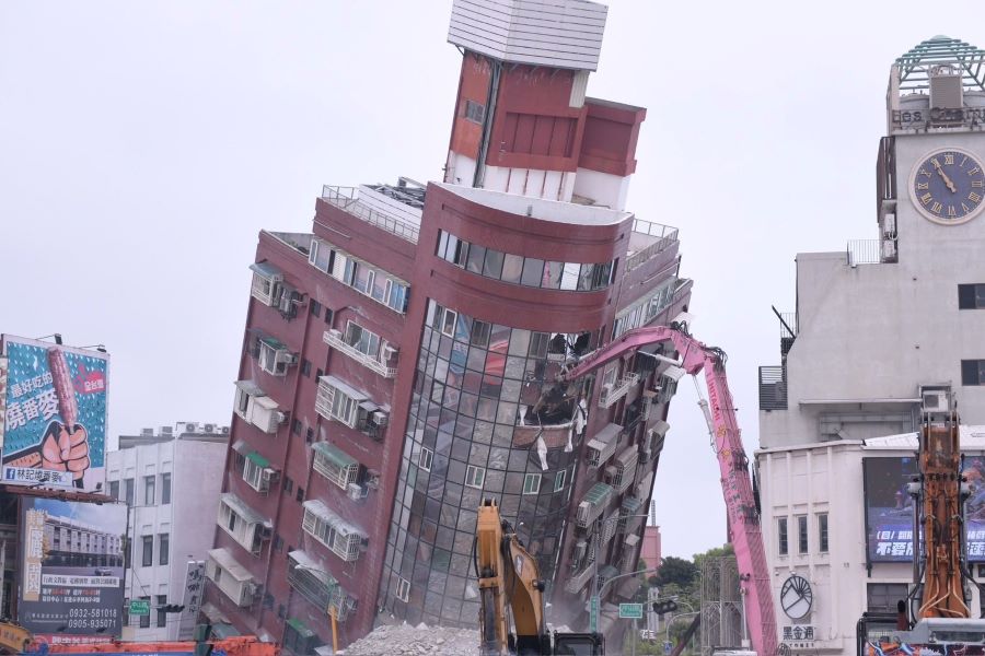 花蓮天王星大樓動工拆除　預計須耗時2周