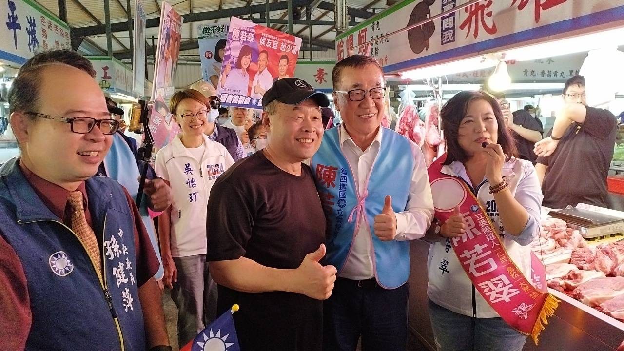 高市前副市長李四川陪同掃街 陳若翠籲揪賄選維護公平選舉