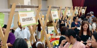 苗栗縣府帶領「豐味苗栗」夥伴到竹科辦推廣會，並針對茂林畜牧場動物福利蛋、湖東休區柚香凍飲與綠色旅遊，推出竹科企業限定專案。（圖/苗栗縣政府）