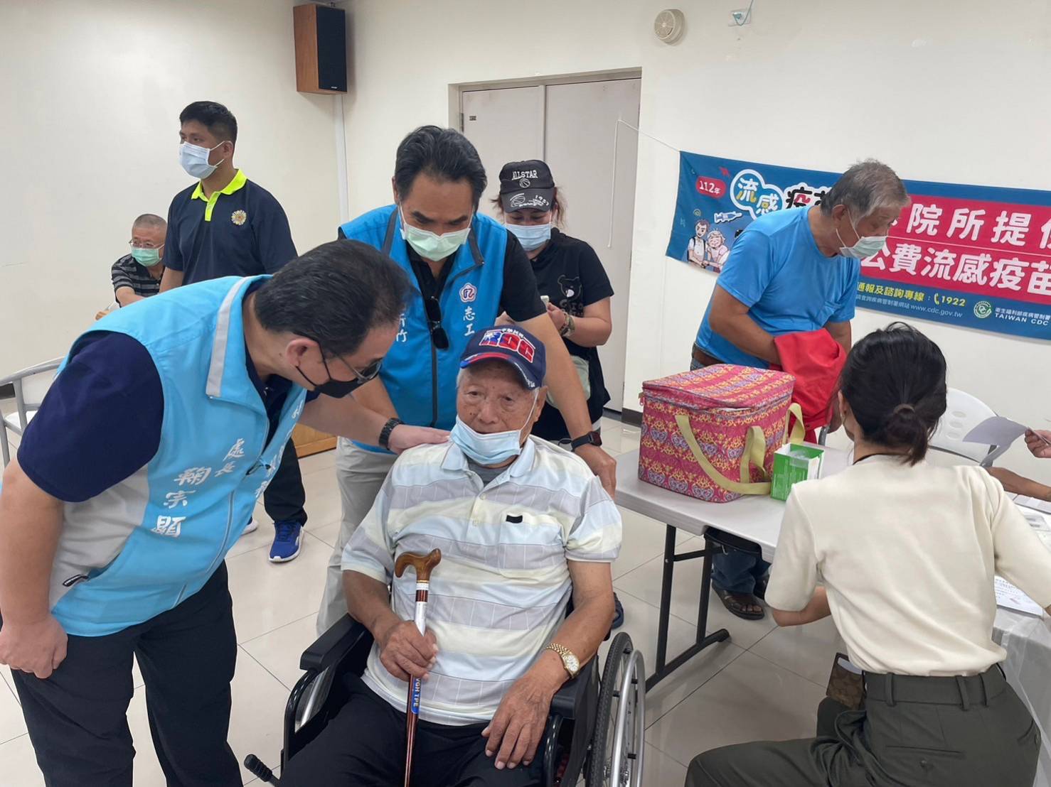新竹榮民服務處結合地區衛生所  協助榮民眷施打公費流感疫苗