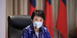 台中市長盧秀燕認為台中孔廟透過虛實整合推出AR、VR體驗，進步值得肯定。（圖/台中市政府）