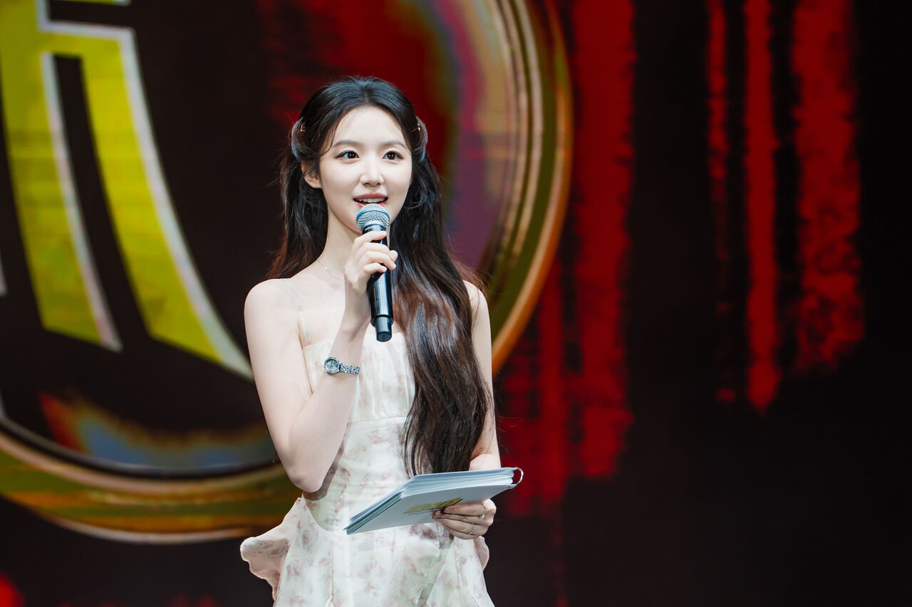 舒華舉辦個人首場見面會。（圖／電通娛樂提供）