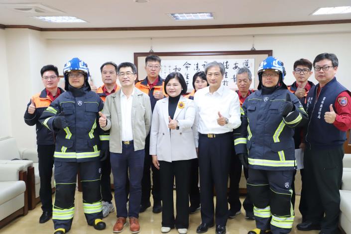 豐泰企業捐贈消防救災衣帽鞋　提升救災效能保障警義消安全