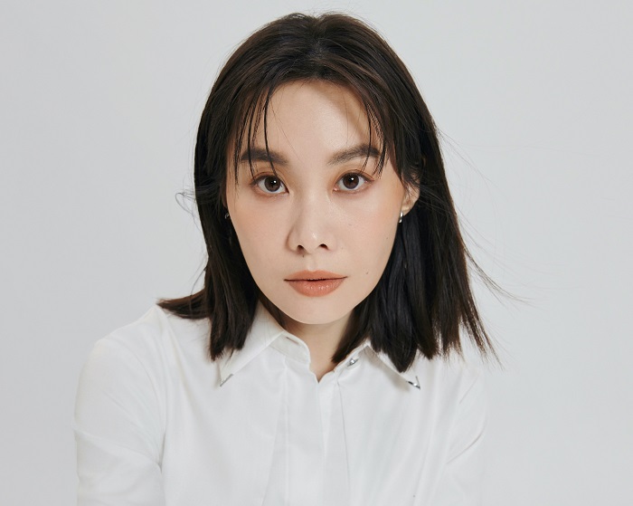 鄭宜農今年再推出全新台語專輯《圓缺》大獲好評。(圖/笨道策展有限公司提供)