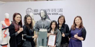 嶺東科大連三年透過企劃評比獲選登上臺北時裝週舞台，其中服飾系楊子瑩(右三)以作品「YzY」獲得「潛力設計新秀獎」的肯定。（圖/嶺東科技大學）