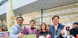 「台中好餅x台灣好咖x中苗地酒」市集推出整合台中太陽餅、南投咖啡及台中地酒的優惠禮盒-酒後不開車，安全有保障-酒後不開車，安全有保障。(圖/記者林均和攝)