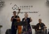 苗栗縣政府在台中市社宅舉辦的「尋找豐味‧農村音樂市集」活動，現場以活潑的爵士樂，帶領在地居民輕鬆的認識苗栗農產特色。(圖/苗栗縣政府)