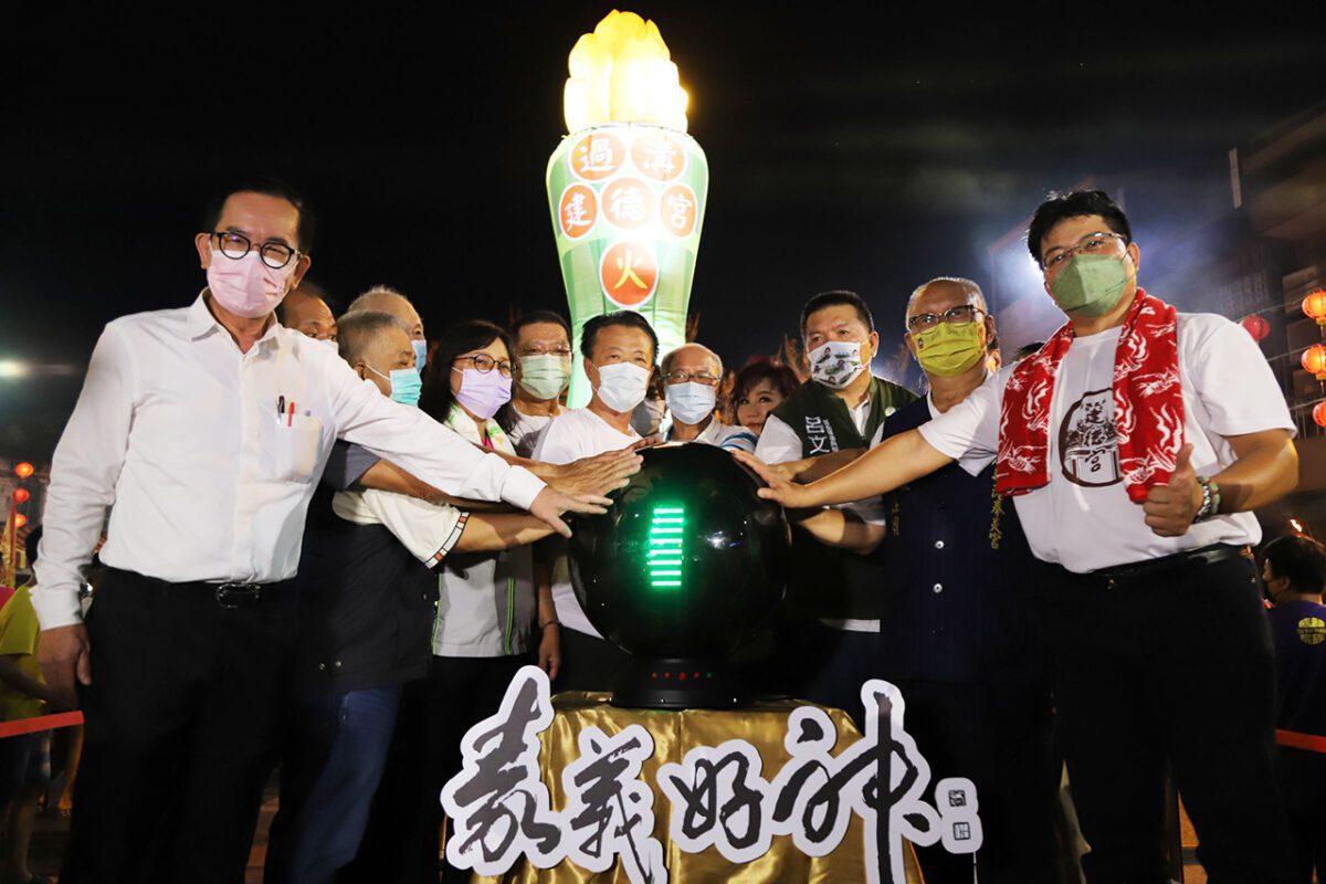 鬼門開前 建德宮百年傳統「火燈夜巡」